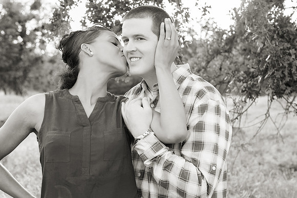 Engagement-BW-25
