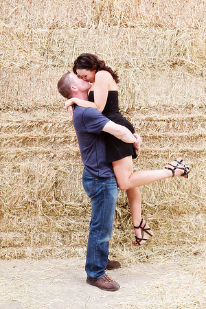 Country Engagement Photos with horses