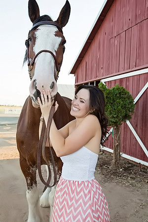 Country Engagement Photos with horses