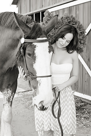 Country Engagement Photos with horses
