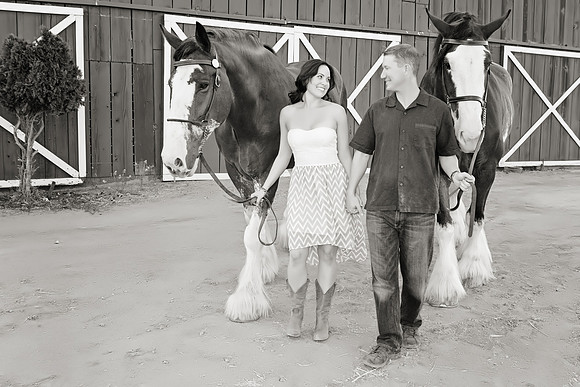 Country Engagement Photos with horses
