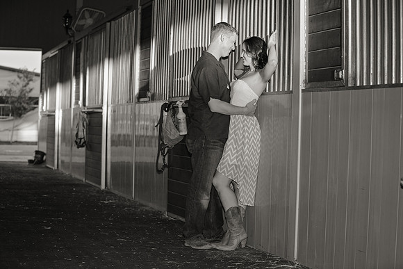 Country Engagement Photos with horses