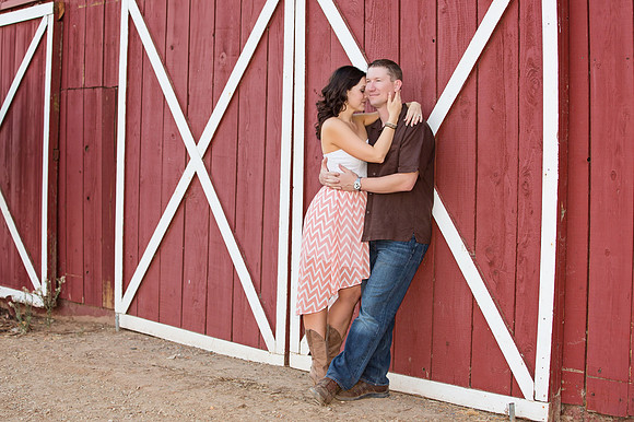 Country Engagement Photos with horses