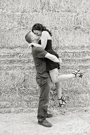 Country Engagement Photos with horses
