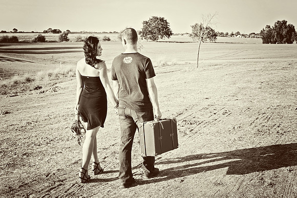 Country Engagement Photos with horses