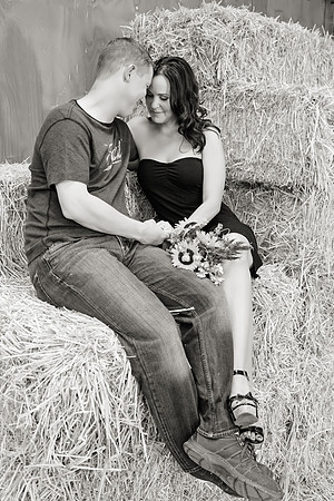 Country Engagement Photos with horses