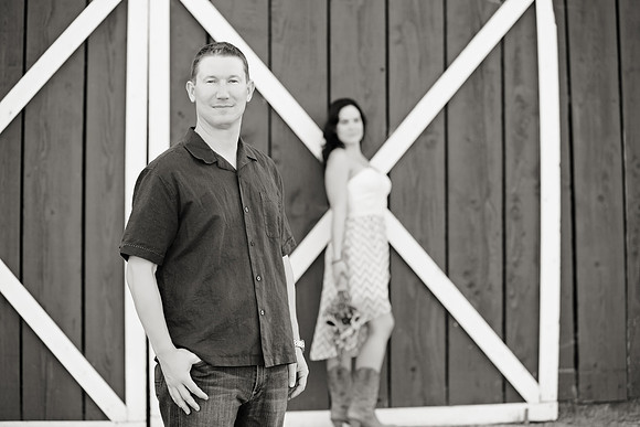 Country Engagement Photos with horses