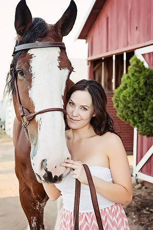 Country Engagement Photos with horses