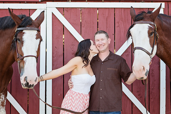 Country Engagement Photos with horses