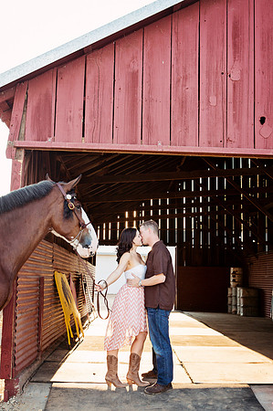 Country Engagement Photos with horses