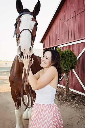 Country Engagement Photos with horses