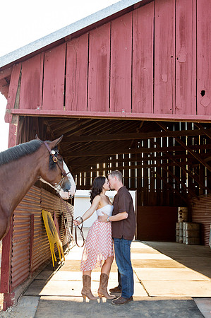 Country Engagement Photos with horses