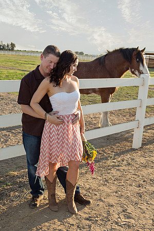 Country Engagement Photos with horses