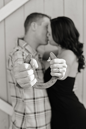 Country Engagement Photos with horses