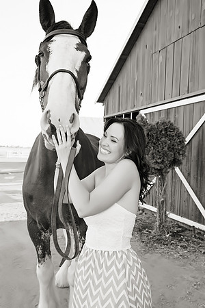 Country Engagement Photos with horses