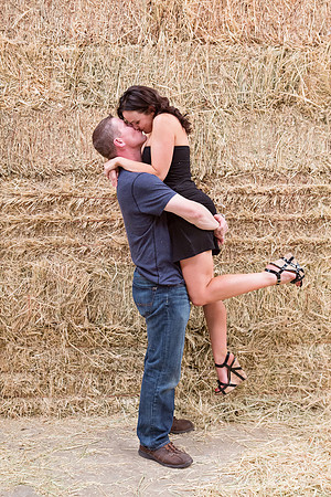Country Engagement Photos with horses