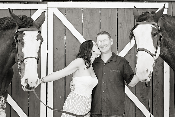 Country Engagement Photos with horses