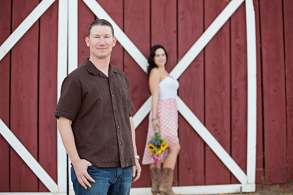 Country Engagement Photos with horses