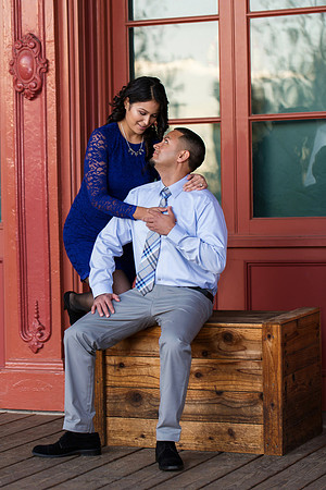 Old Sacramento Engagement Photos