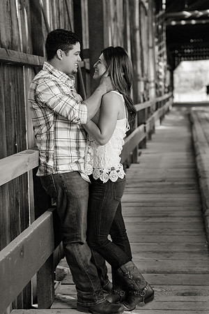 Engagement Photos on Covered Bridge
