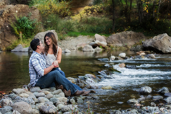 Engagement Photos on Covered Bridge
